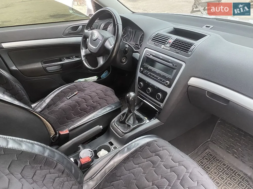 2010 Skoda Octavia - мініатюра 17