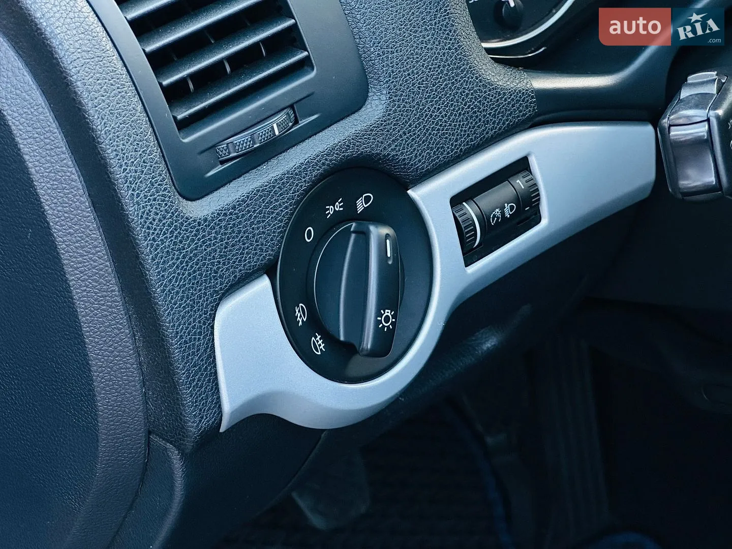 2010 Skoda Octavia - мініатюра 32