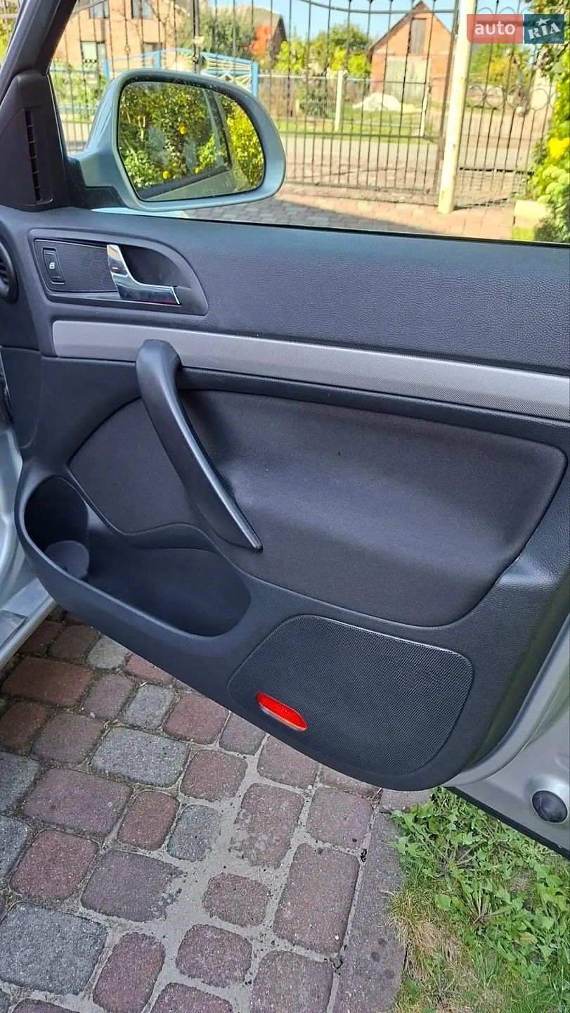 2010 Skoda Octavia - мініатюра 5