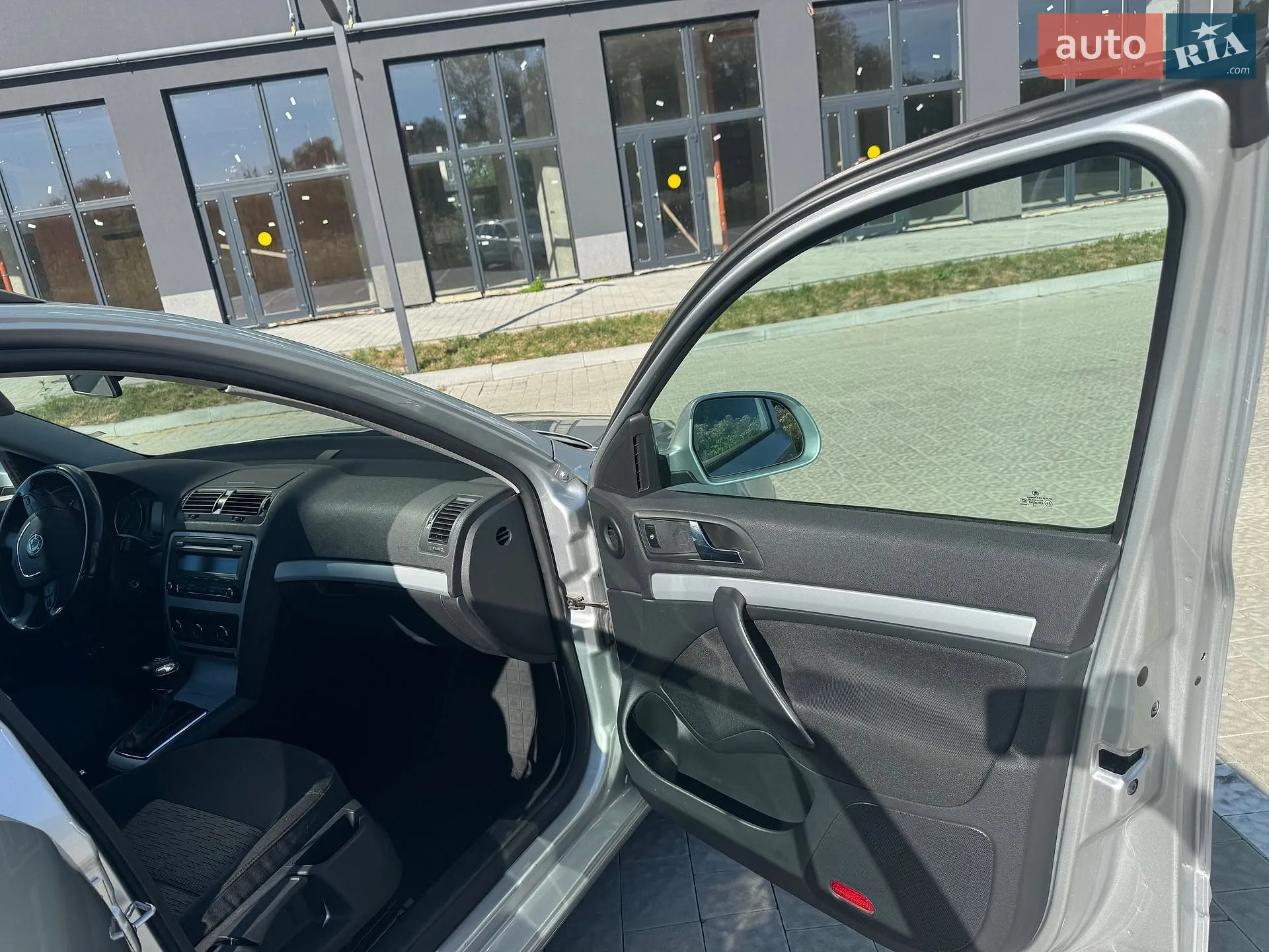 2011 Skoda Octavia - мініатюра 10