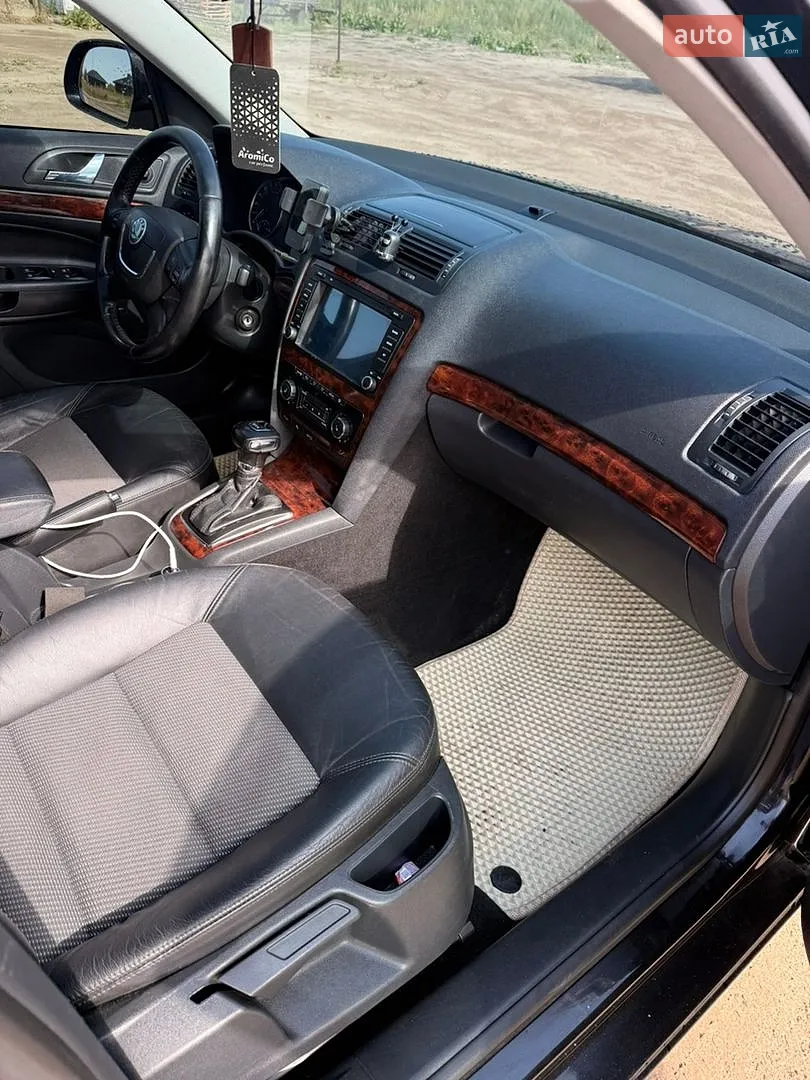 2010 Skoda Octavia - мініатюра 13