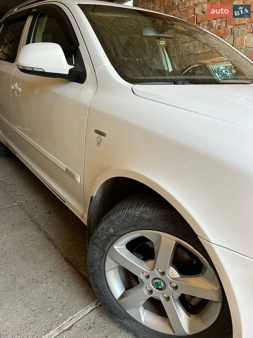 2011 Skoda Octavia - мініатюра 10