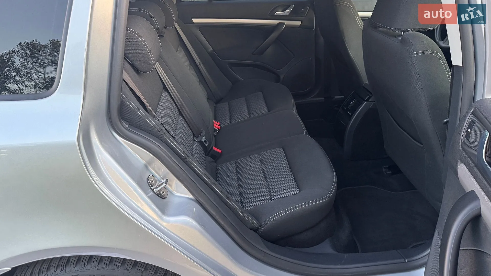 2010 Skoda Octavia - мініатюра 37