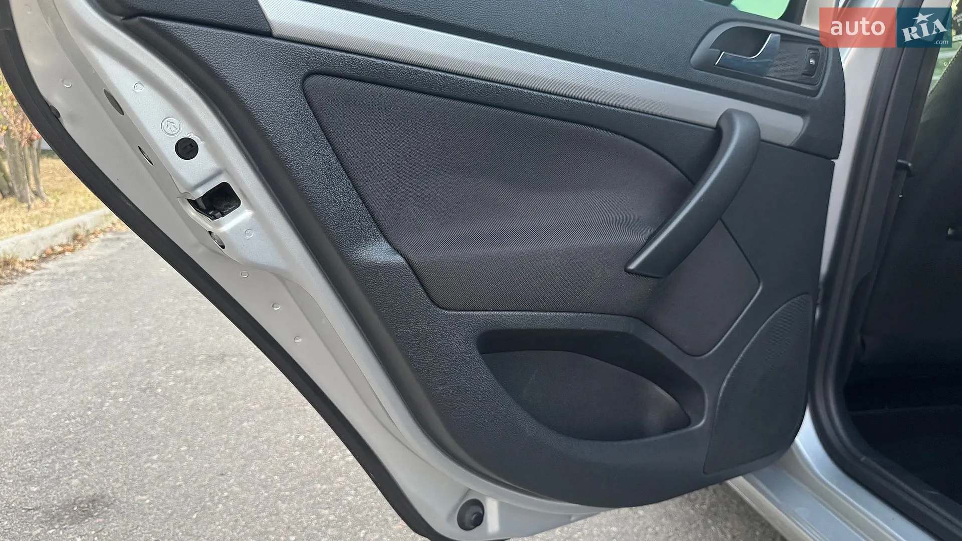 2010 Skoda Octavia - мініатюра 43