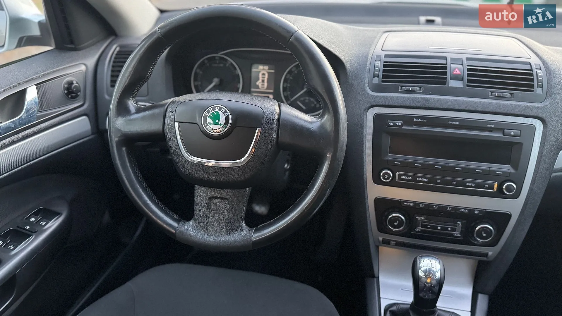 2010 Skoda Octavia - мініатюра 51