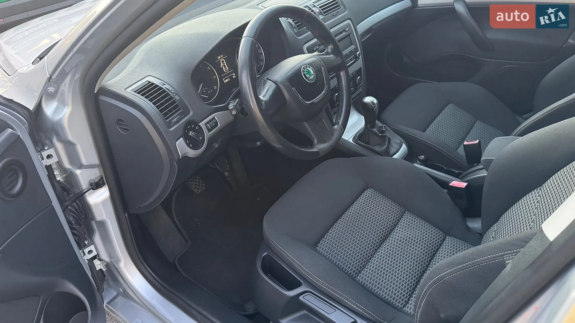 2010 Skoda Octavia - мініатюра 65