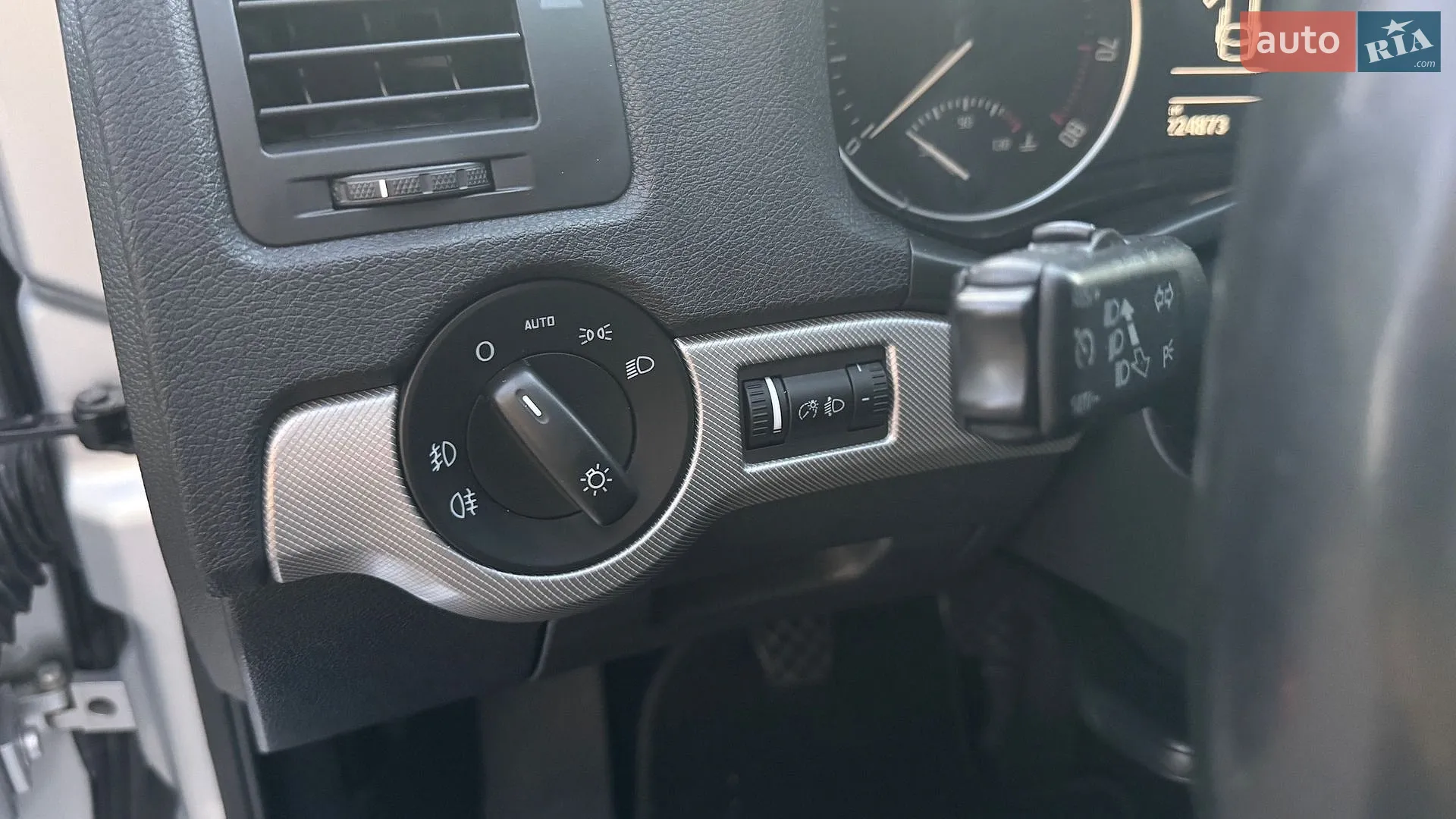 2010 Skoda Octavia - мініатюра 68