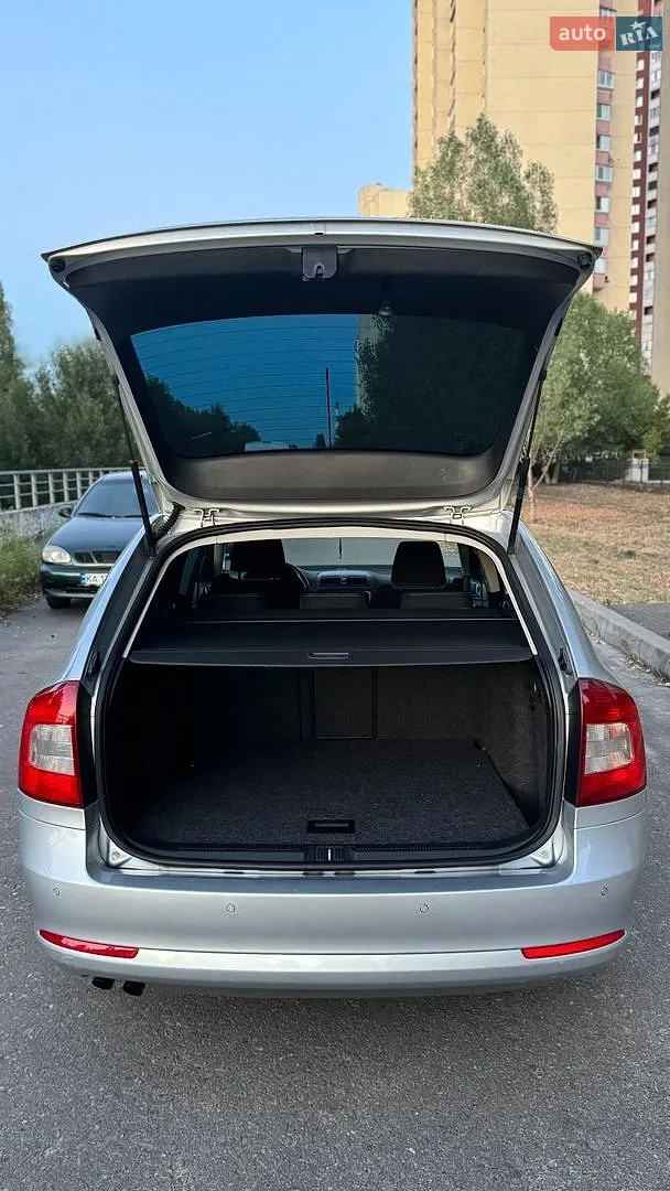 2010 Skoda Octavia - мініатюра 83