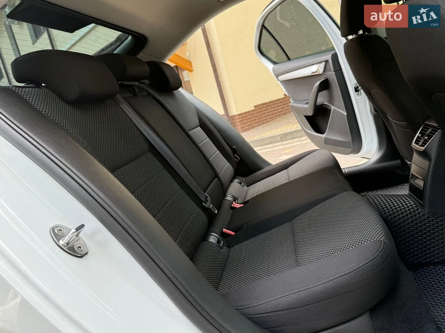2016 Skoda Octavia - мініатюра 159