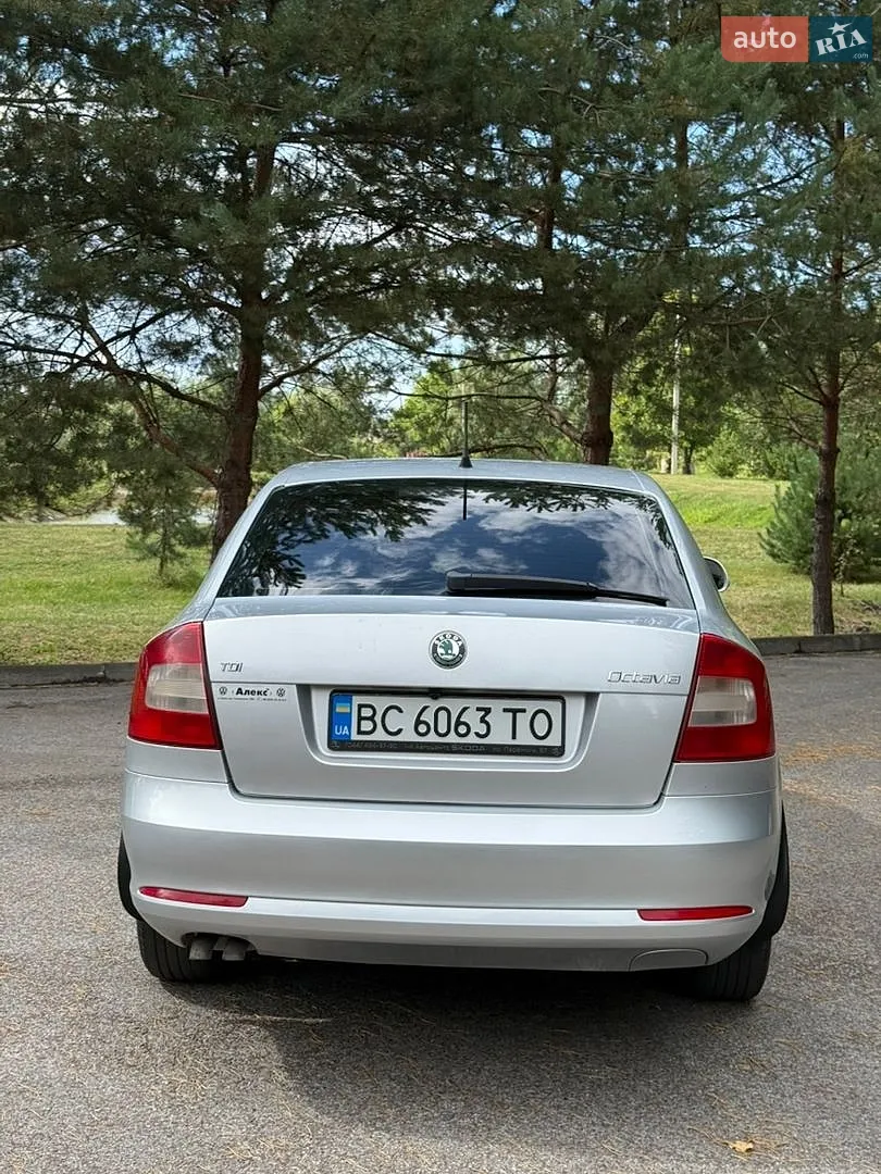 2011 Skoda Octavia - мініатюра 10