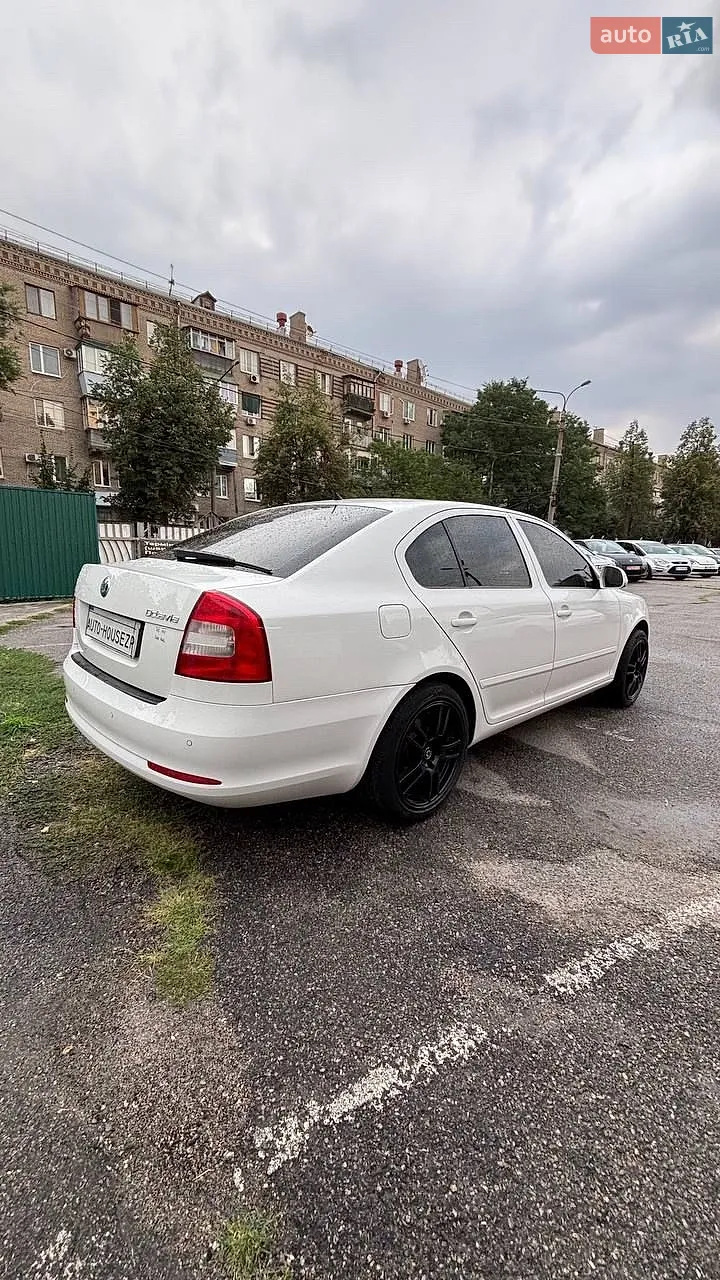 2010 Skoda Octavia - мініатюра 5