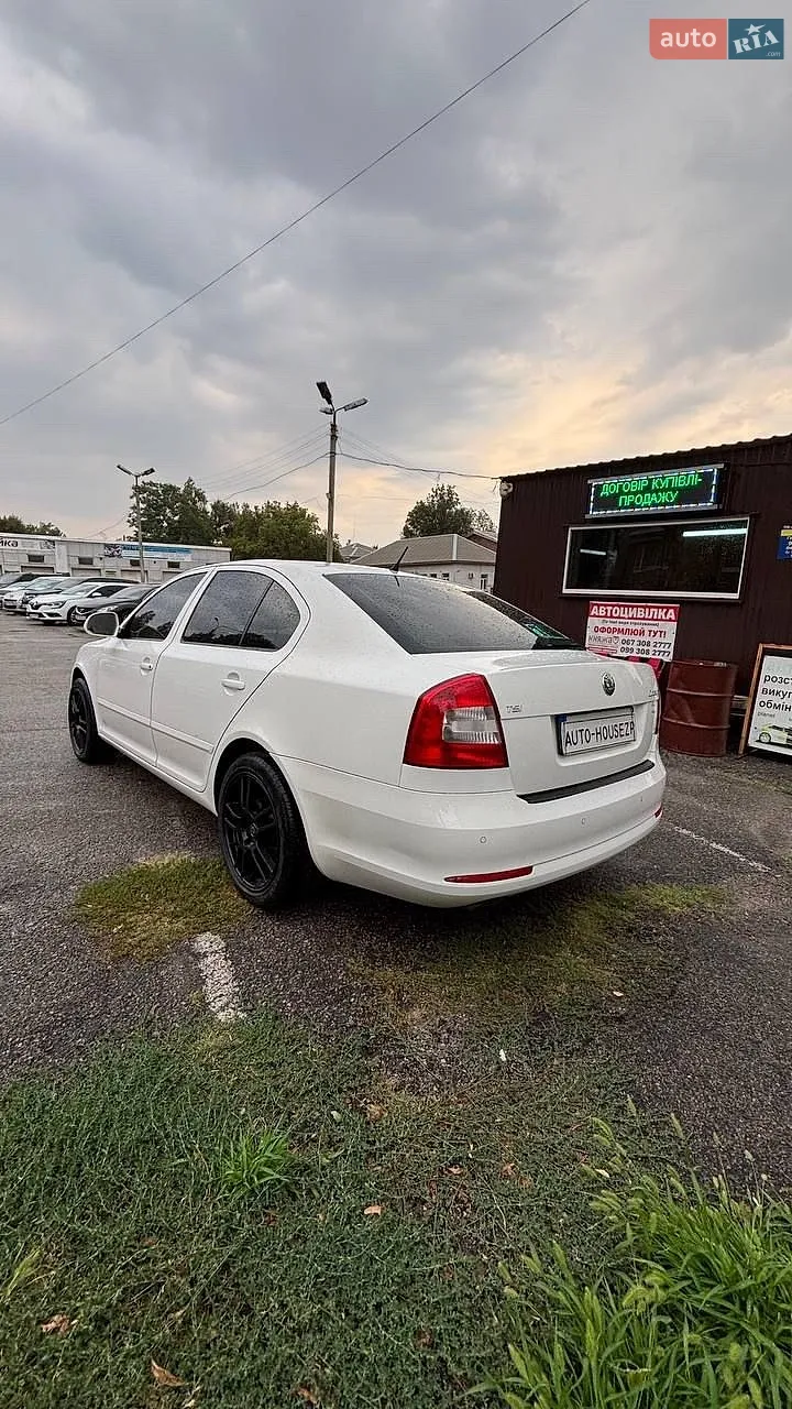 2010 Skoda Octavia - мініатюра 4