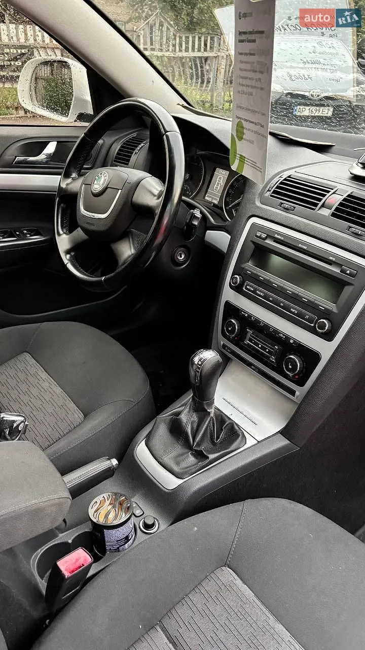 2010 Skoda Octavia - мініатюра 7