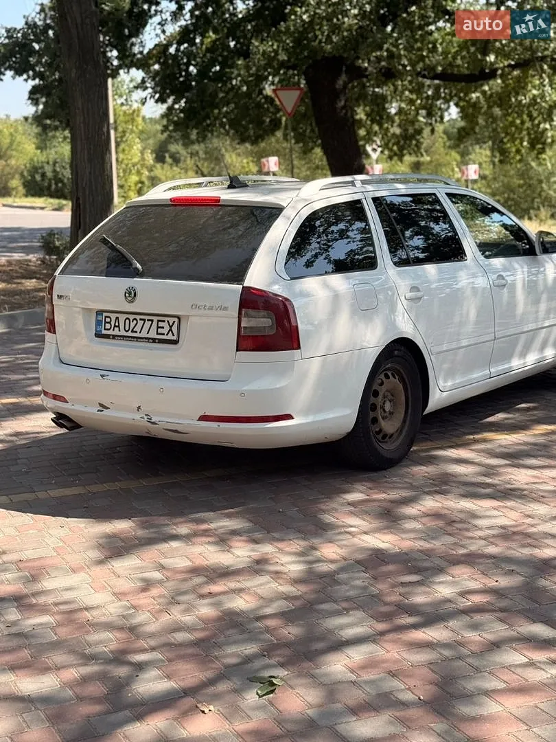 2011 Skoda Octavia - мініатюра 2