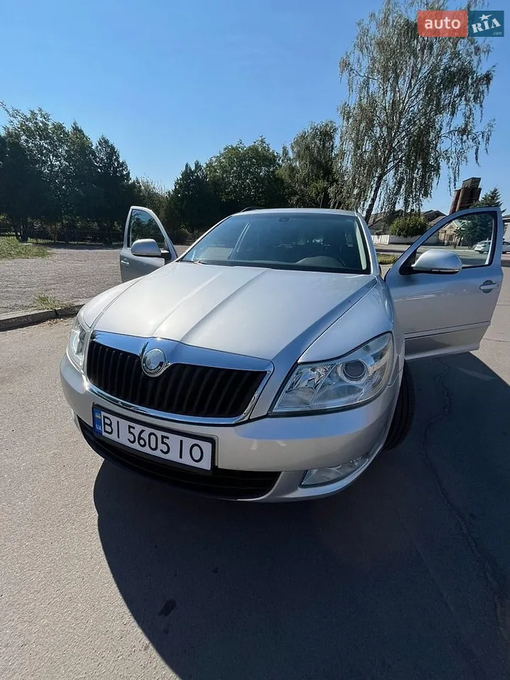 2010 Skoda Octavia - мініатюра 47