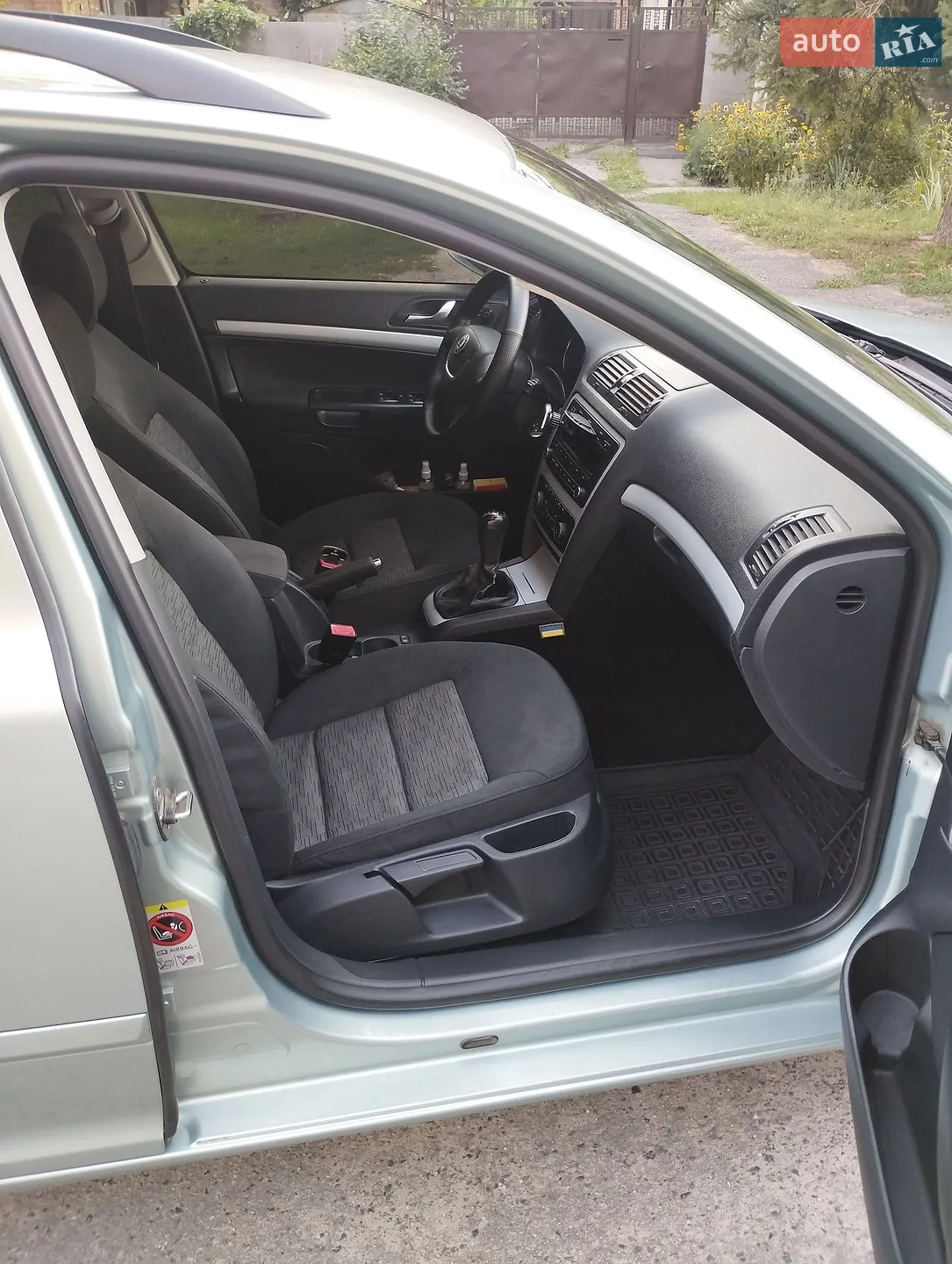 2010 Skoda Octavia - мініатюра 17