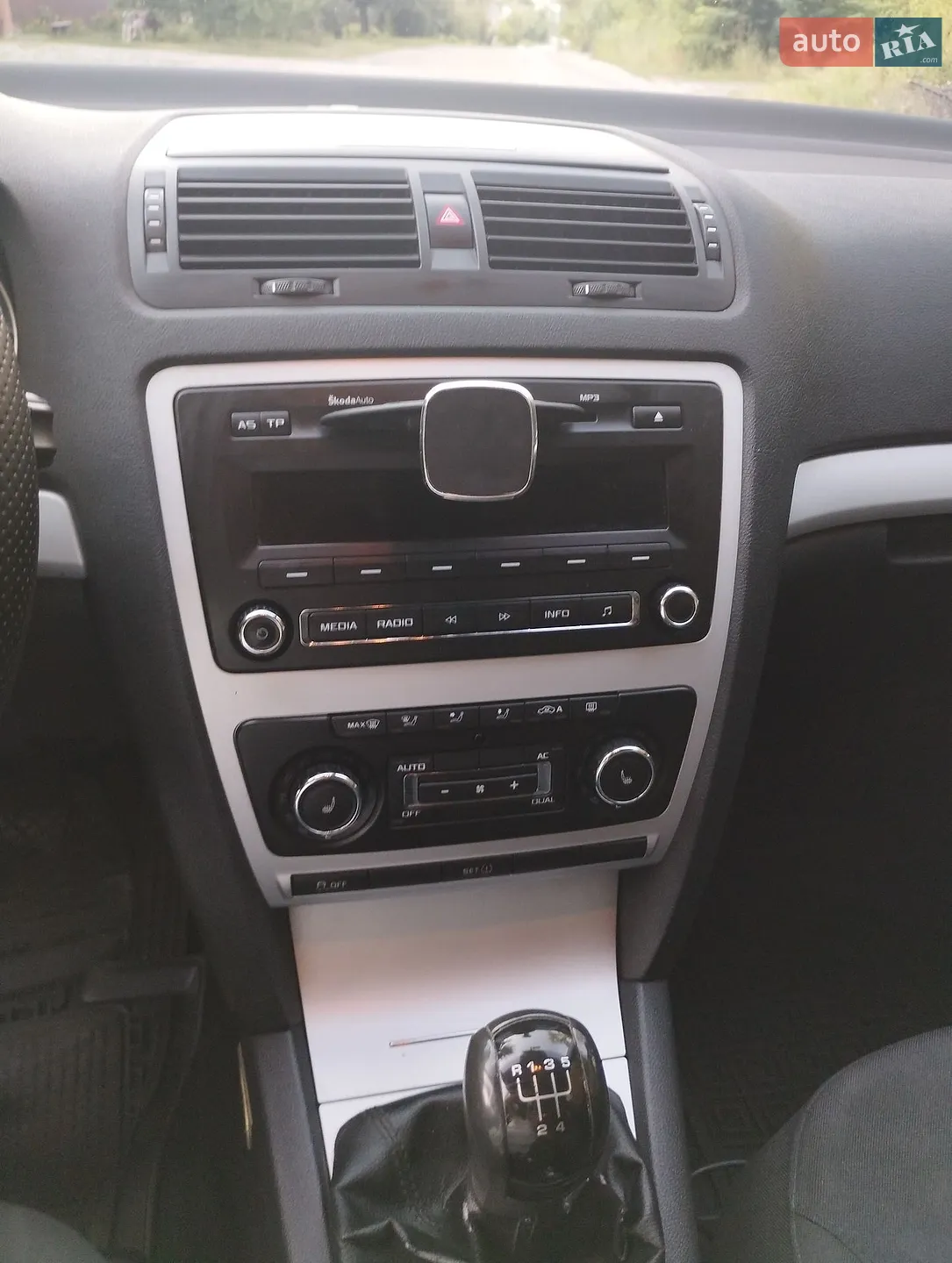 2010 Skoda Octavia - мініатюра 21
