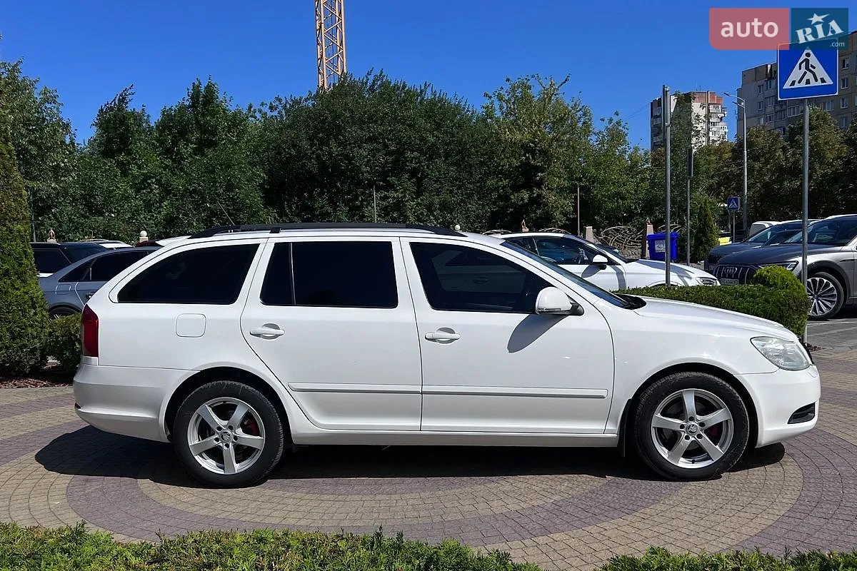 2010 Skoda Octavia - мініатюра 8