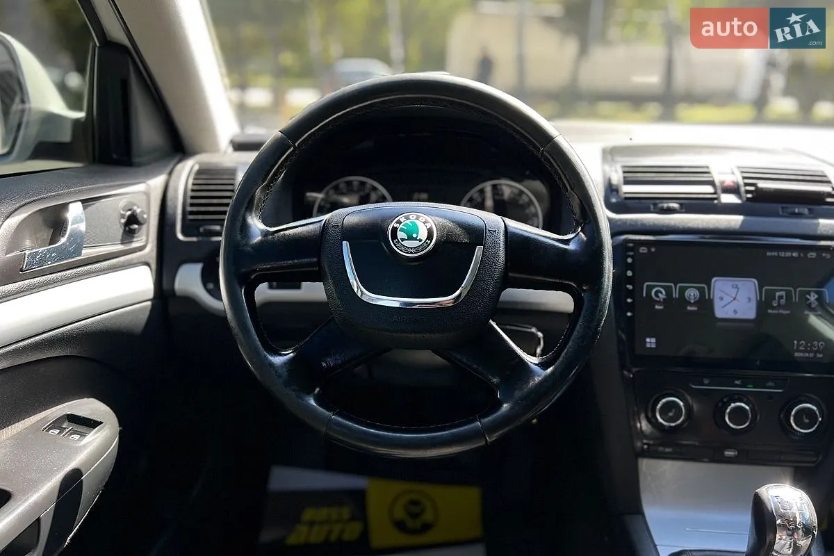2010 Skoda Octavia - мініатюра 10
