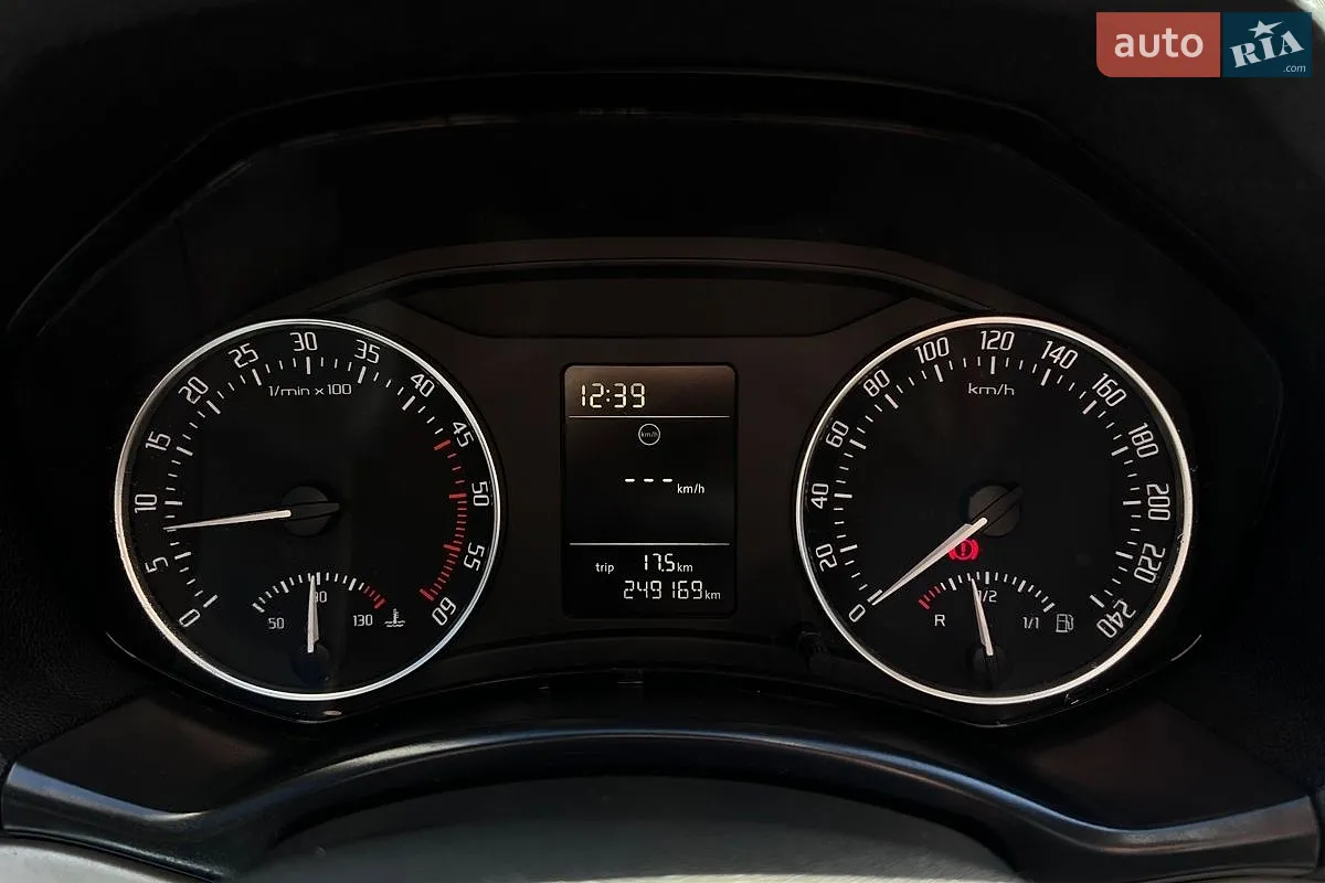 2010 Skoda Octavia - мініатюра 15