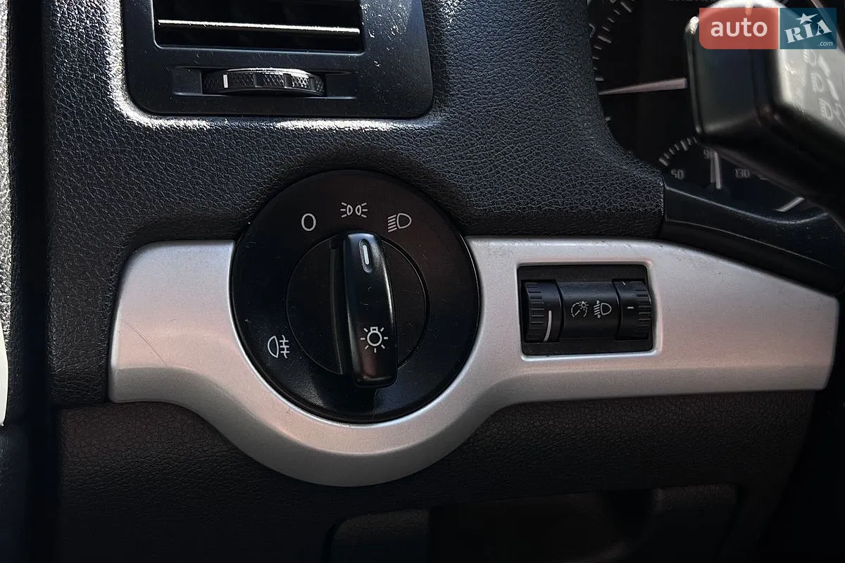 2010 Skoda Octavia - мініатюра 16
