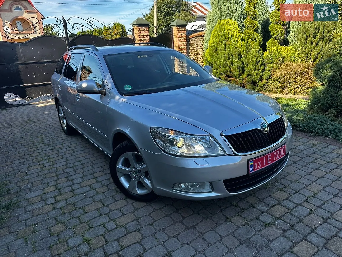 2011 Skoda Octavia - мініатюра 2