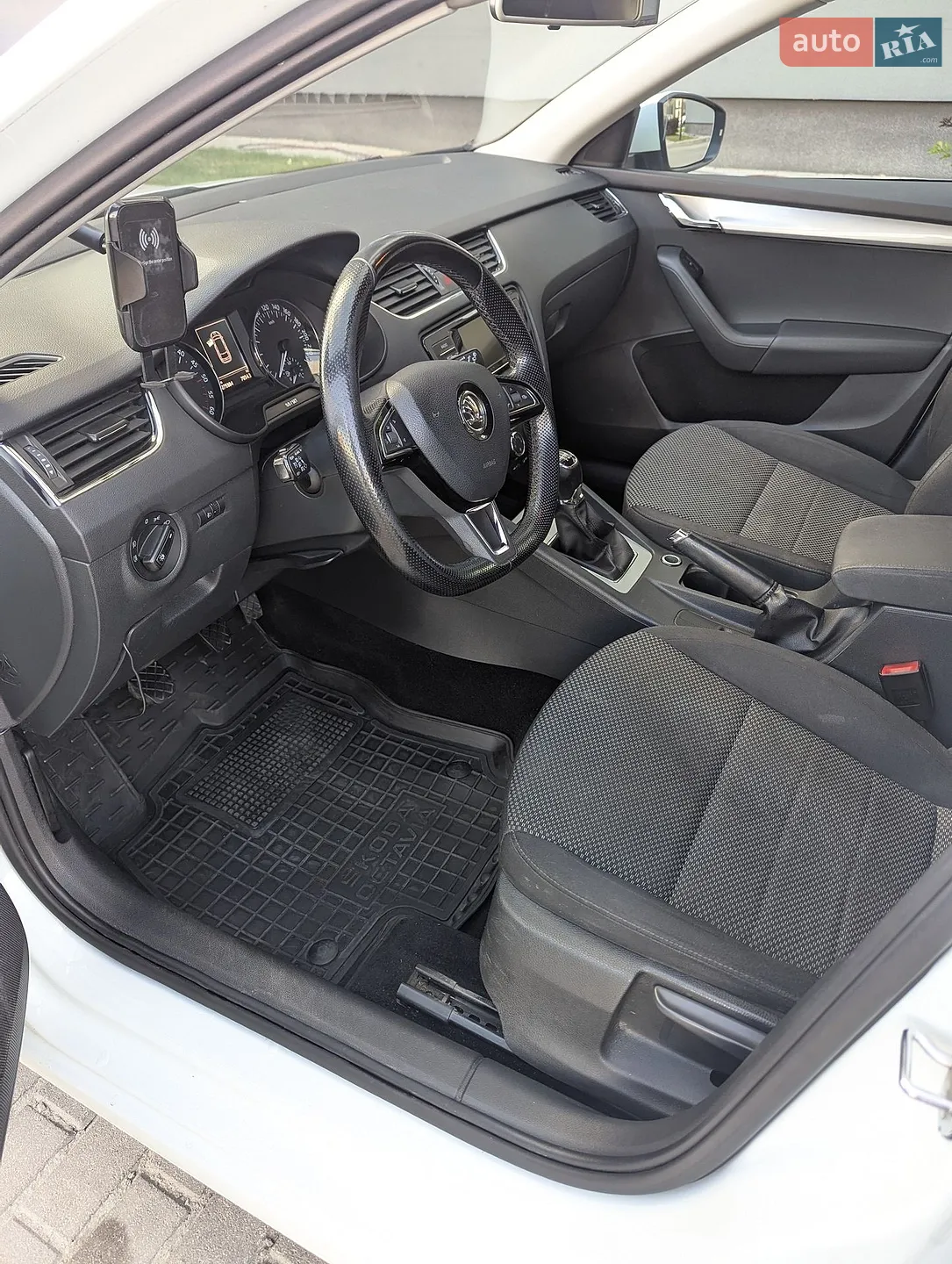 2015 Skoda Octavia - мініатюра 12
