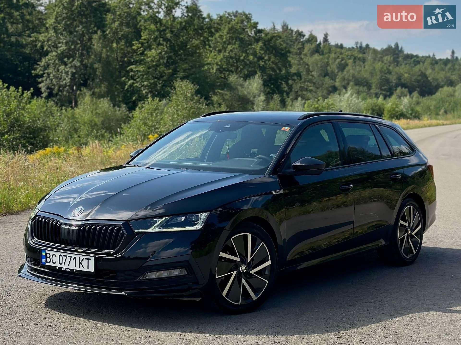 2023 Skoda Octavia - фото 1