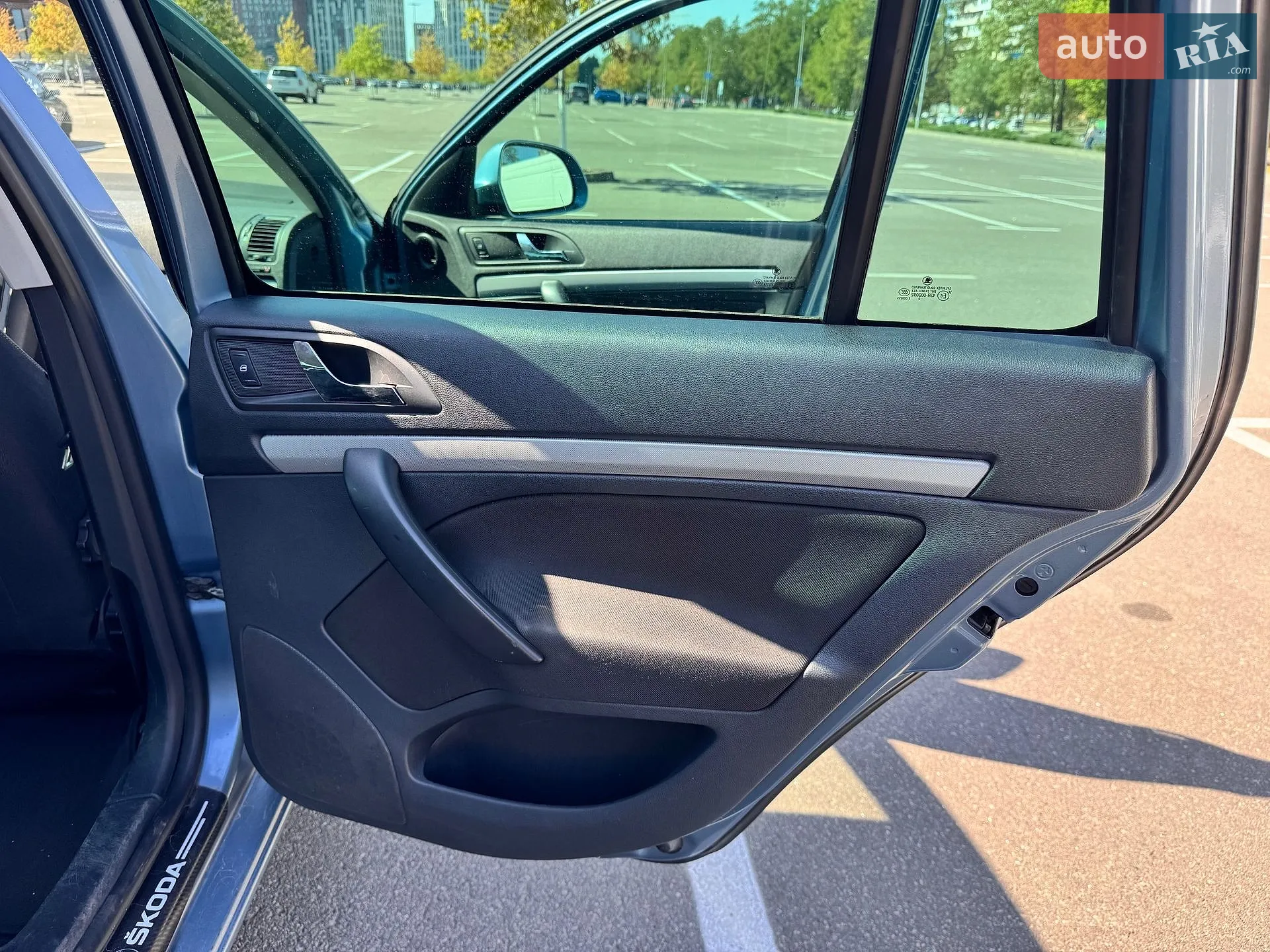 2010 Skoda Octavia - мініатюра 7