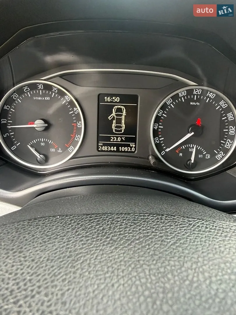 2011 Skoda Octavia - мініатюра 12