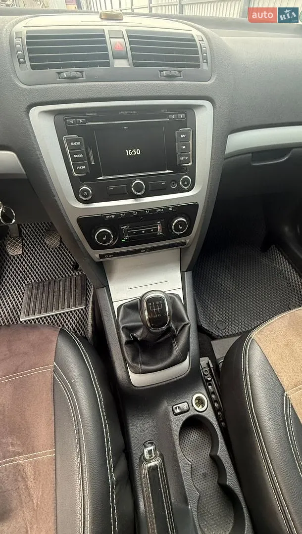 2011 Skoda Octavia - мініатюра 16
