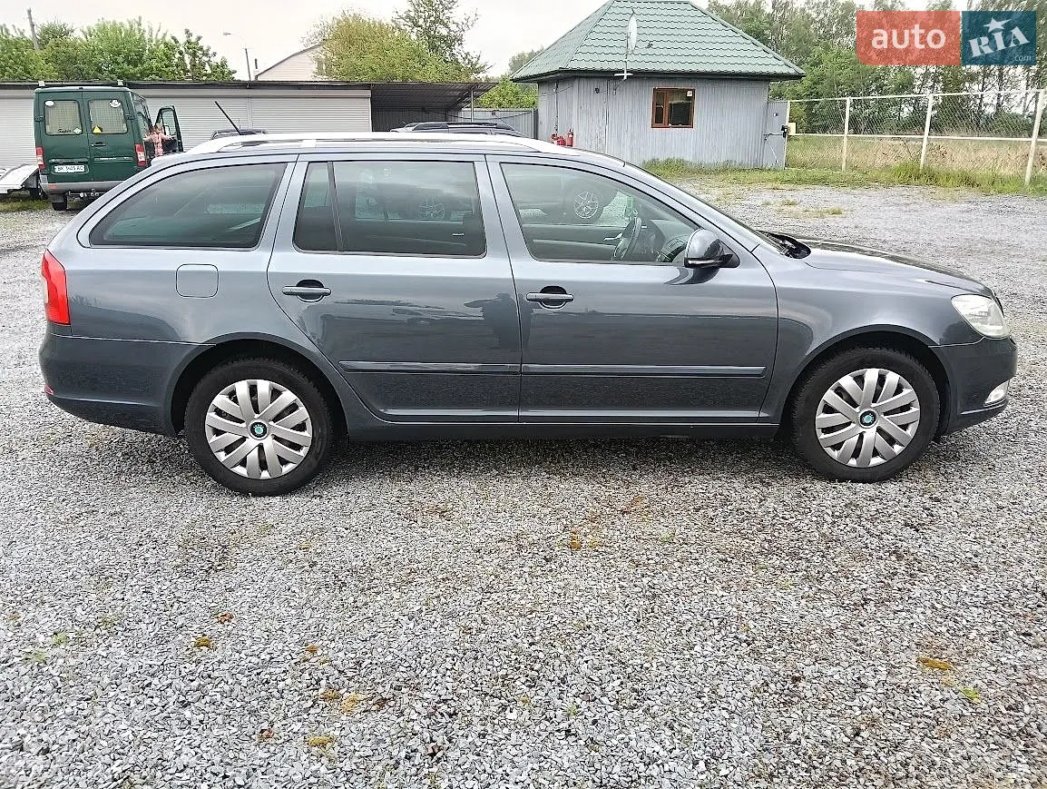 2011 Skoda Octavia - мініатюра 2