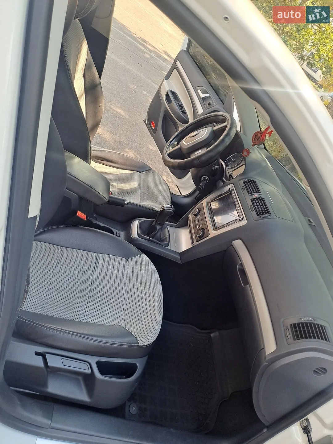 2012 Skoda Octavia - мініатюра 17