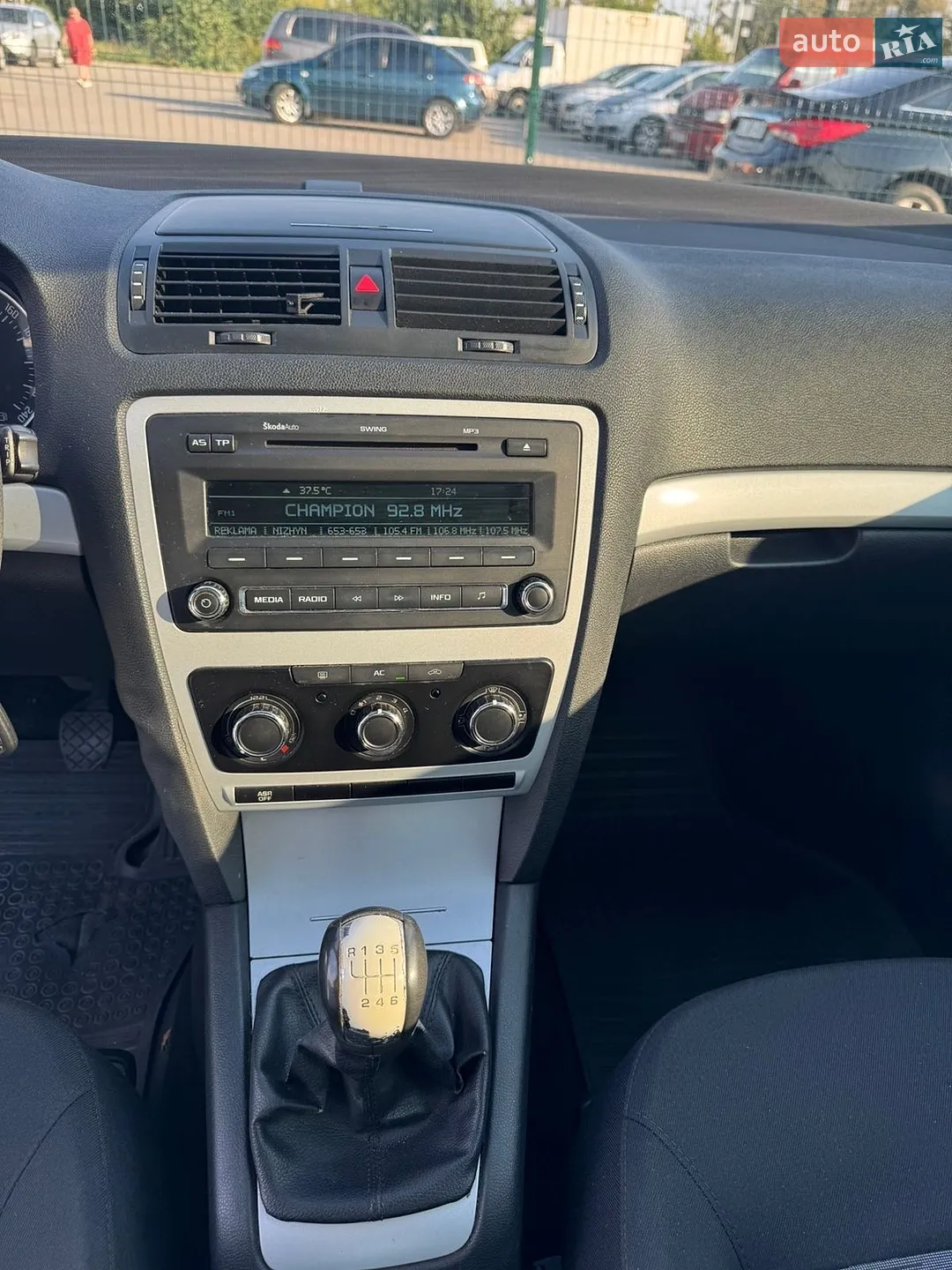 2010 Skoda Octavia - мініатюра 5