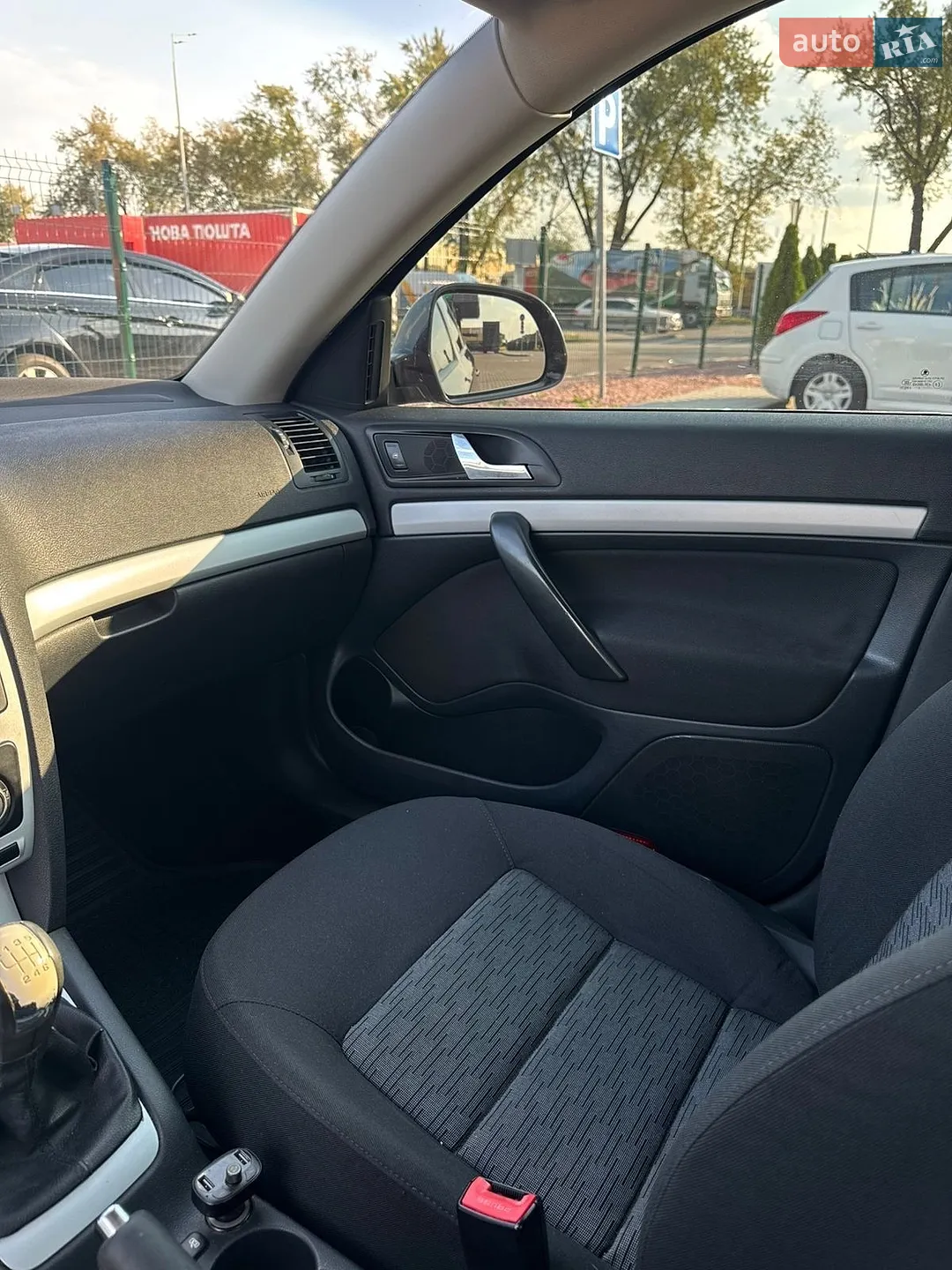 2010 Skoda Octavia - мініатюра 8