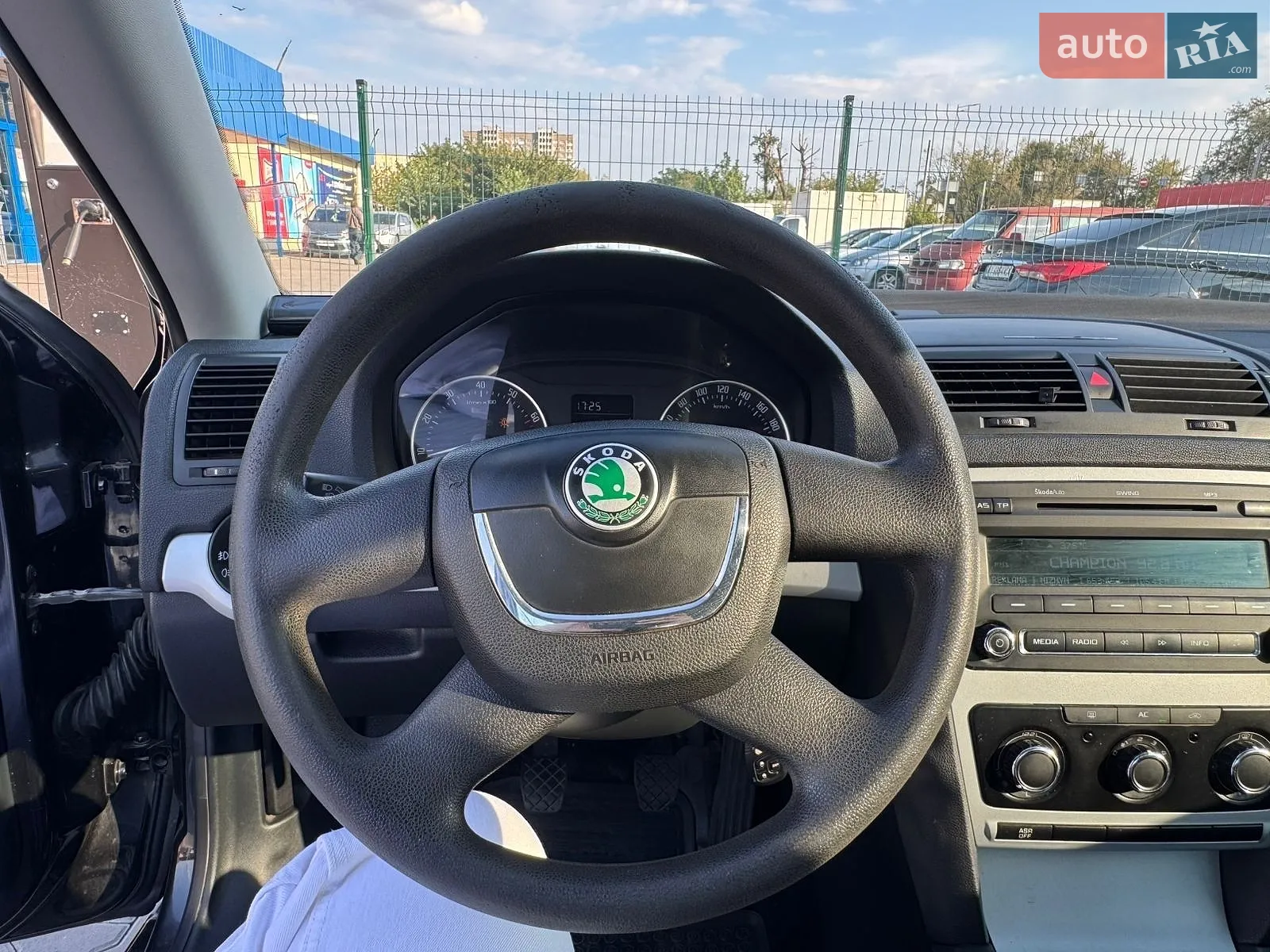 2010 Skoda Octavia - мініатюра 9