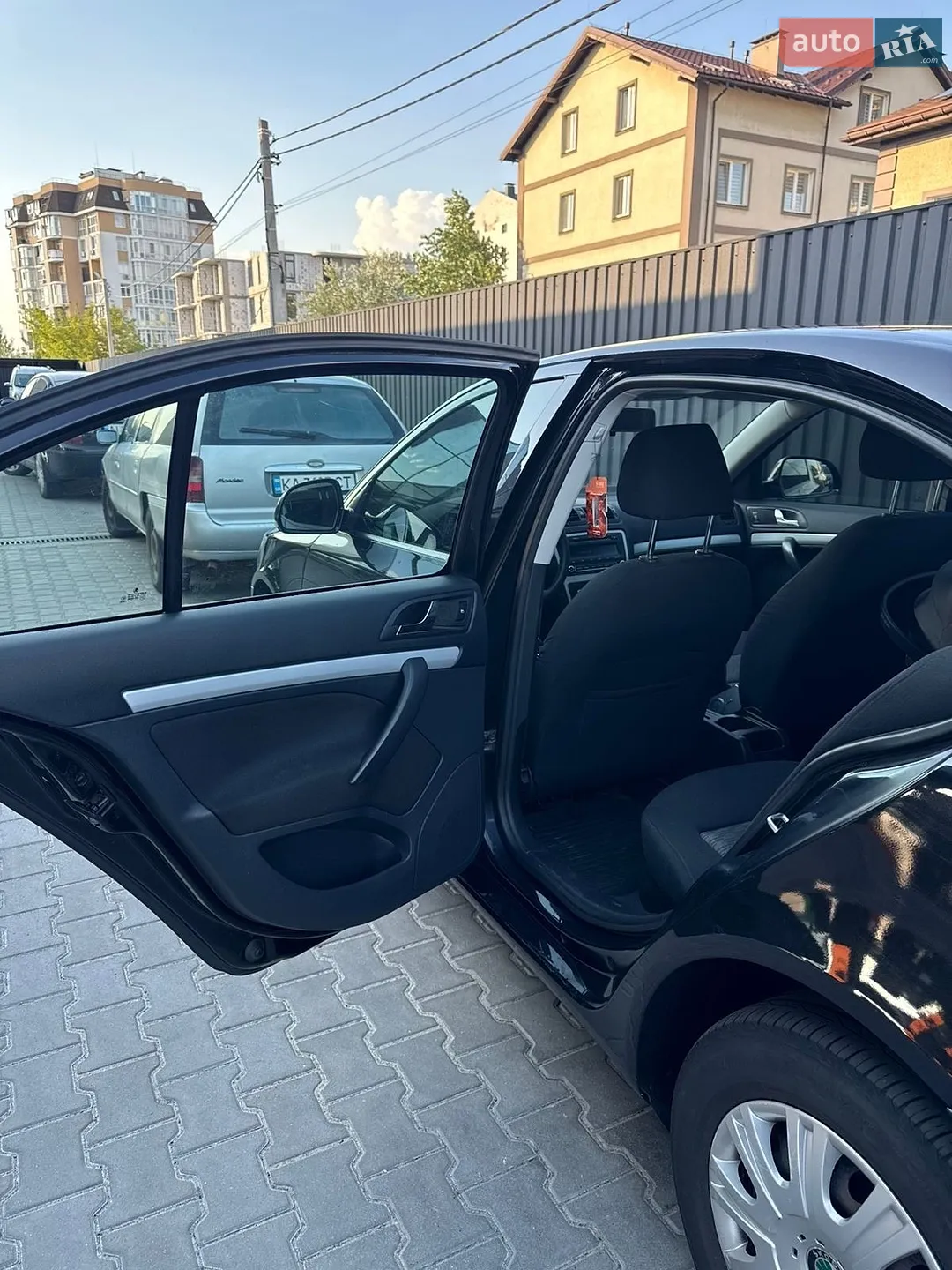 2010 Skoda Octavia - мініатюра 11