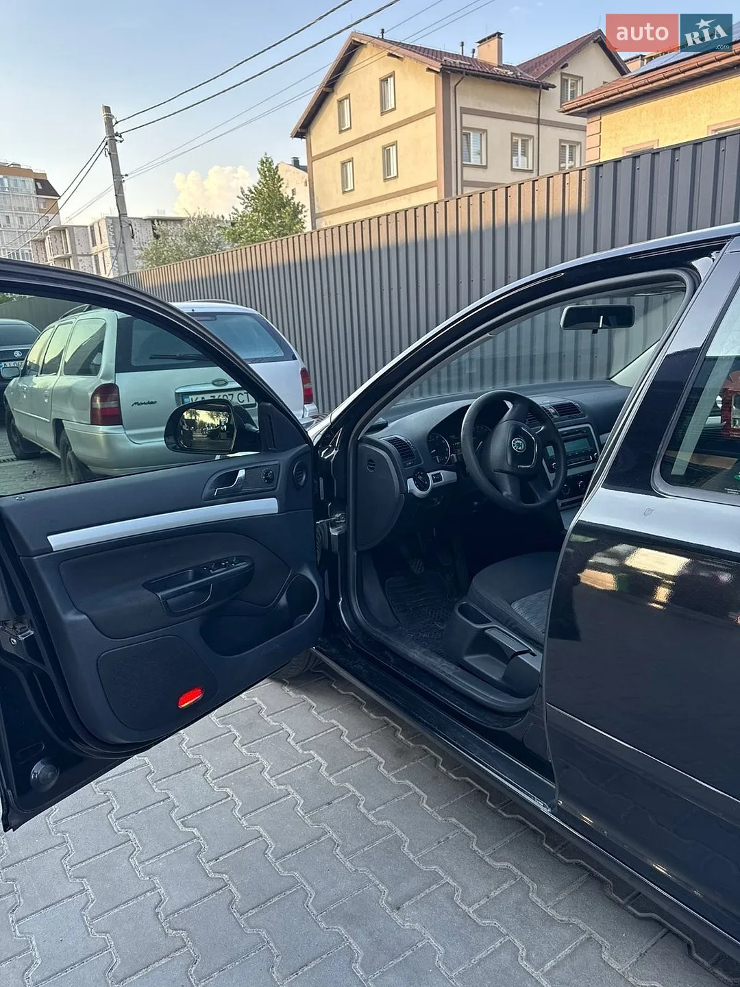 2010 Skoda Octavia - мініатюра 17