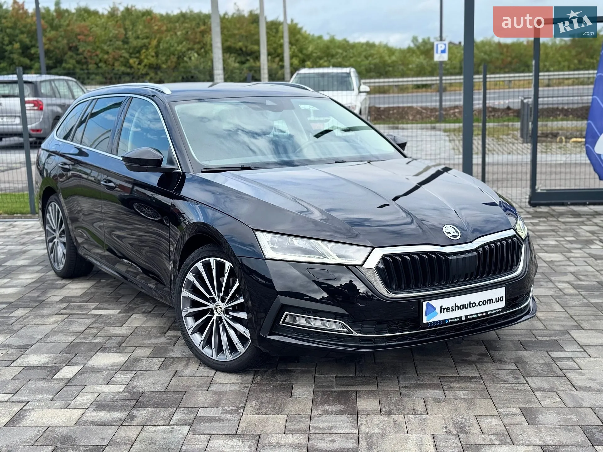 2023 Skoda Octavia - фото 1
