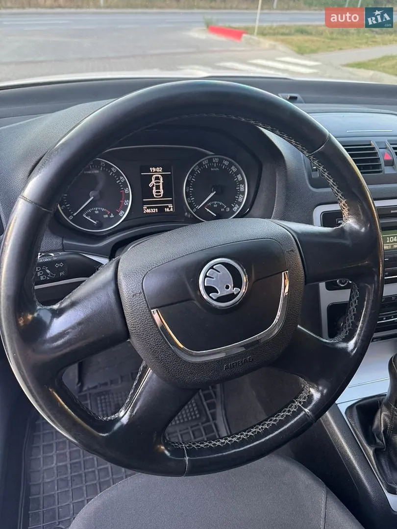 2011 Skoda Octavia - мініатюра 32