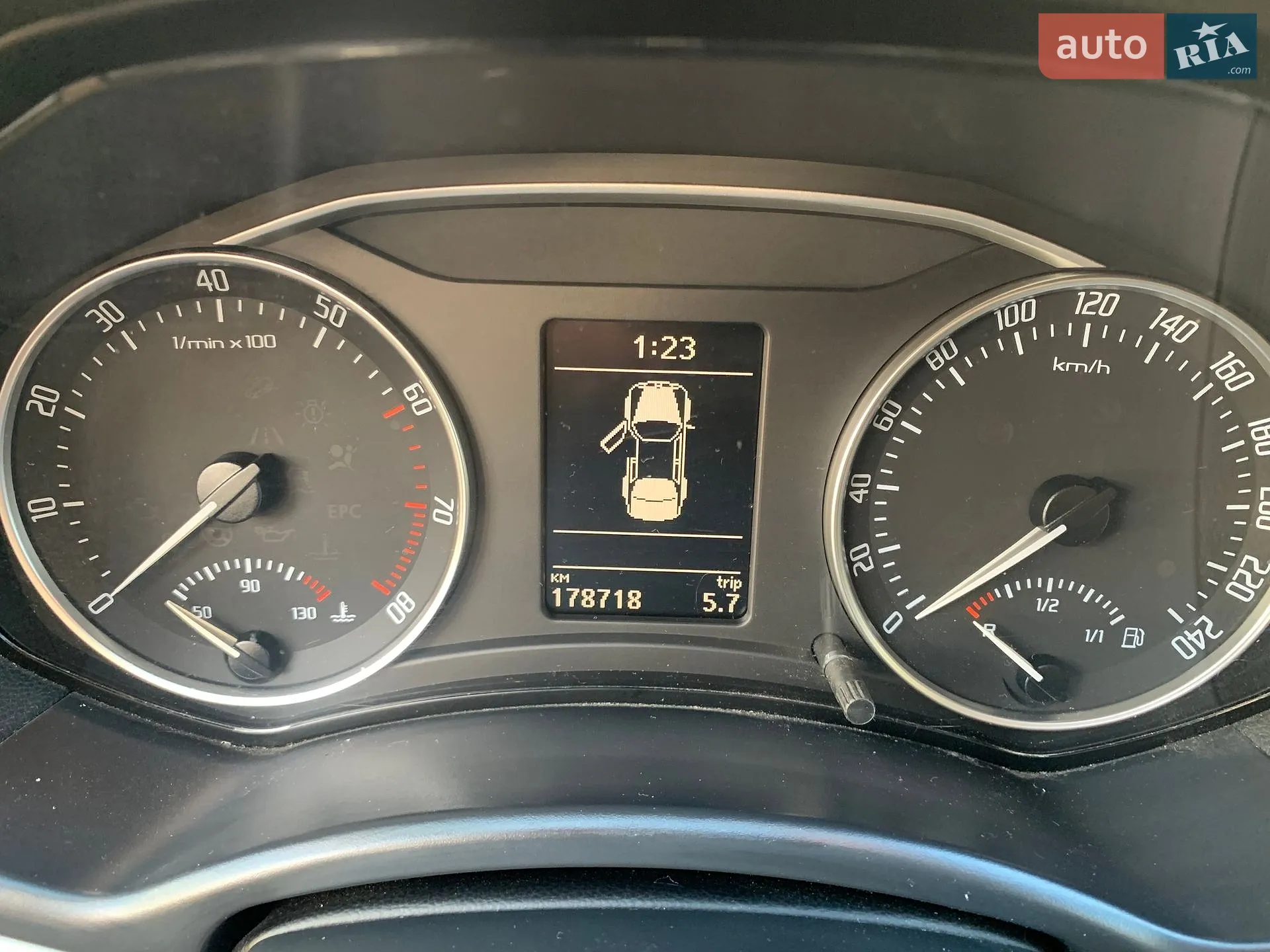 2010 Skoda Octavia - мініатюра 7