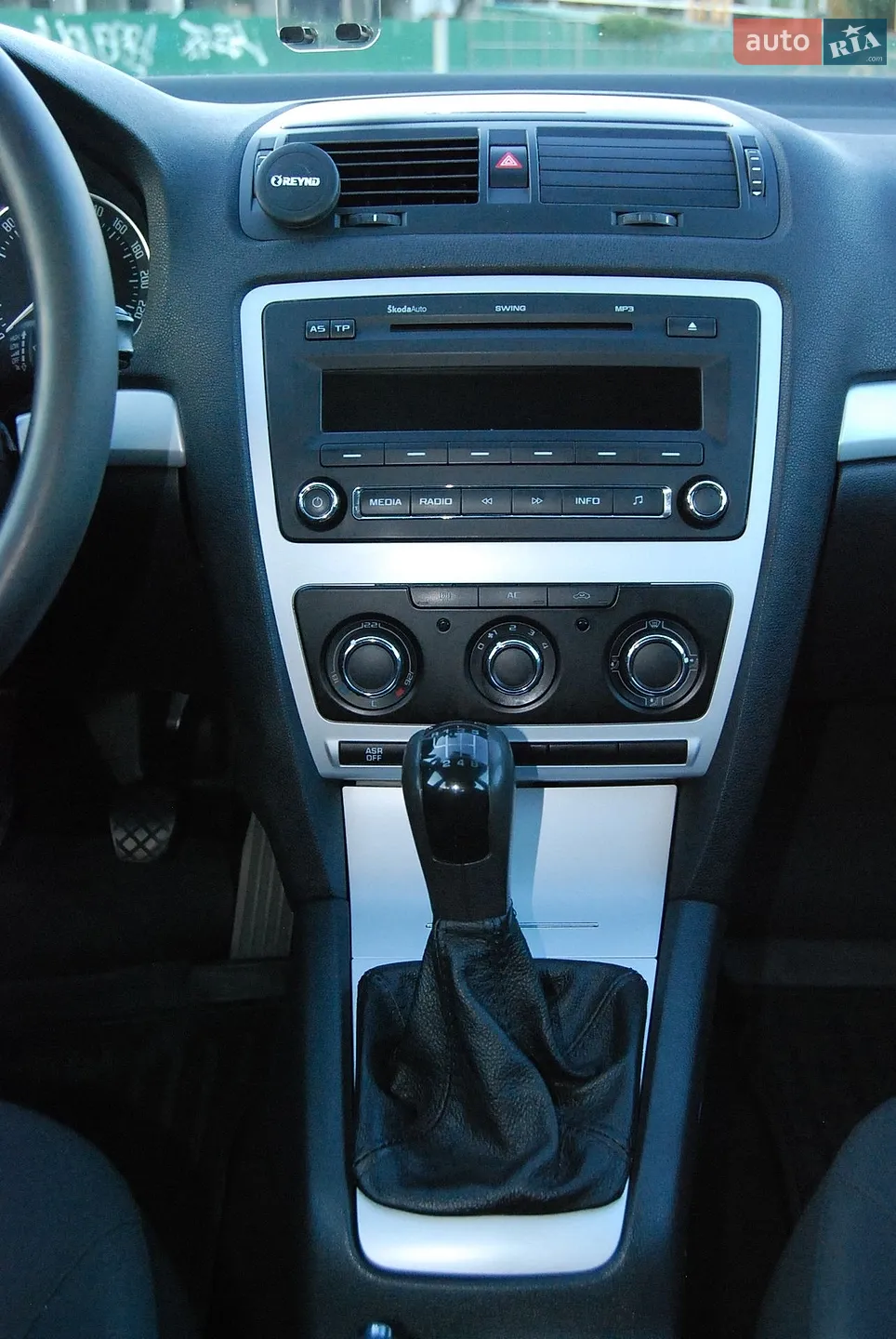 2010 Skoda Octavia - мініатюра 17