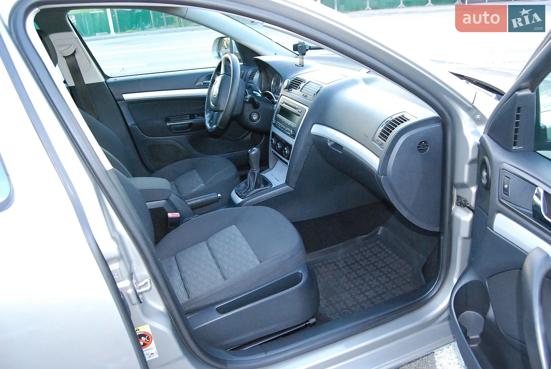 2010 Skoda Octavia - мініатюра 22