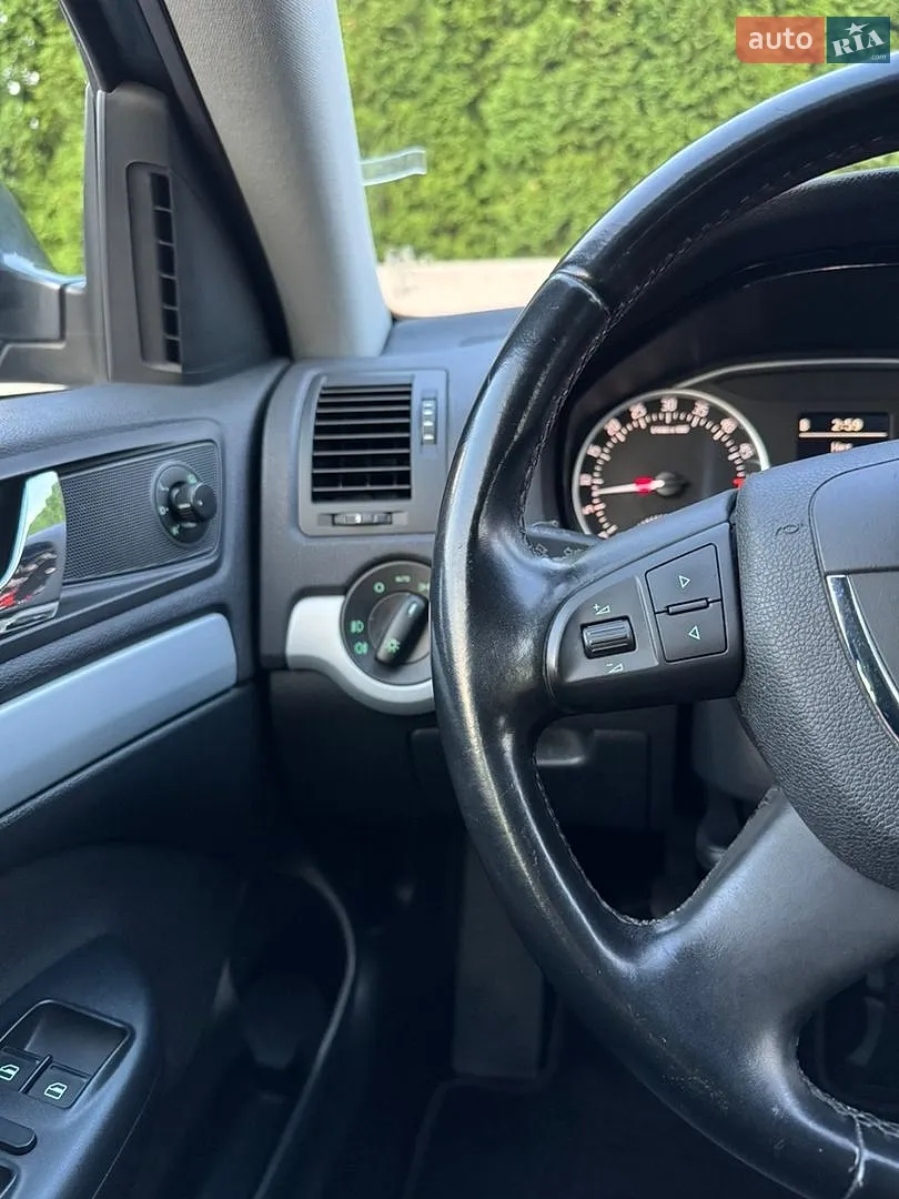 2012 Skoda Octavia - мініатюра 40