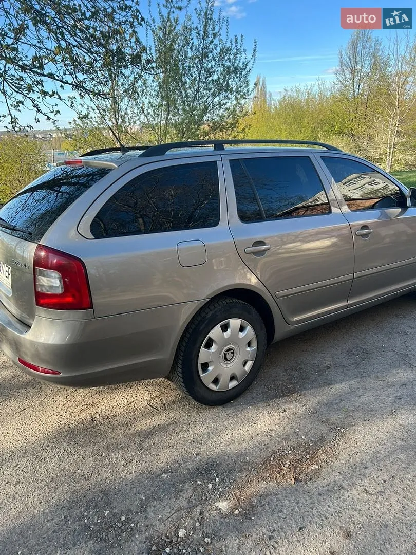 2010 Skoda Octavia - мініатюра 9