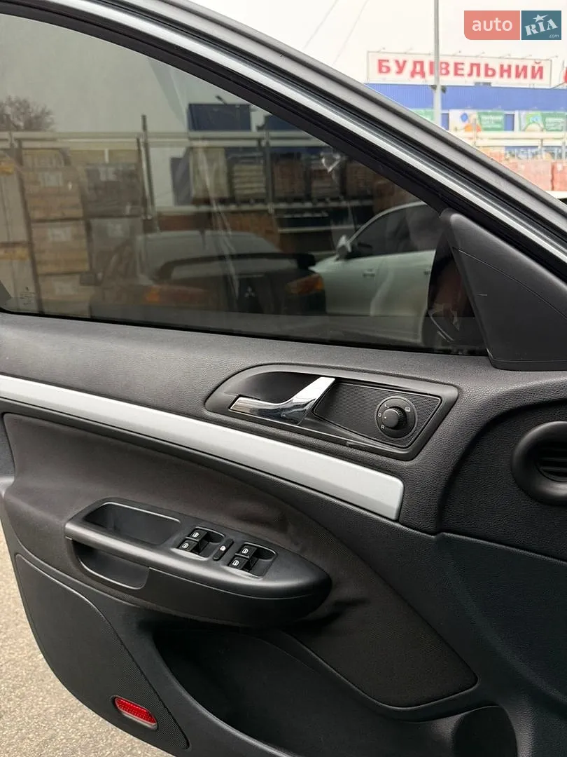 2010 Skoda Octavia - мініатюра 5