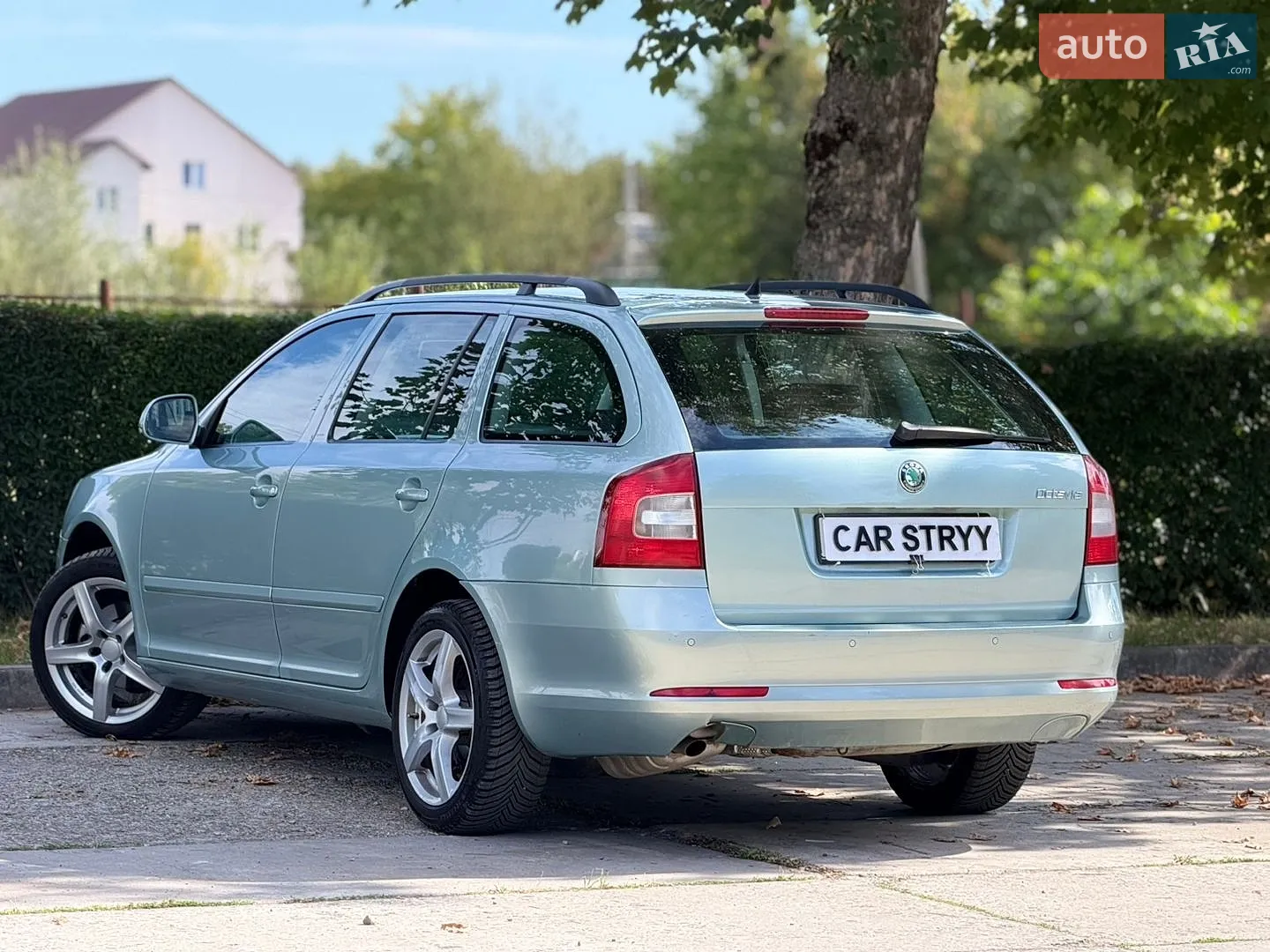 2010 Skoda Octavia - мініатюра 3