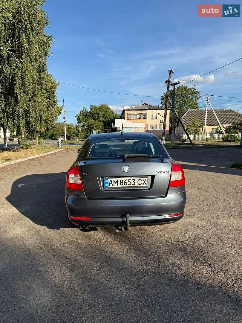 2010 Skoda Octavia - мініатюра 13