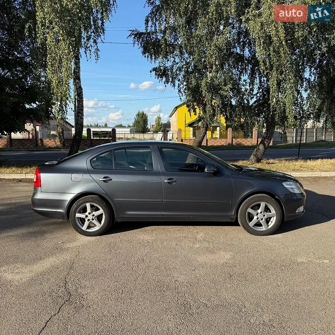 2010 Skoda Octavia - мініатюра 11