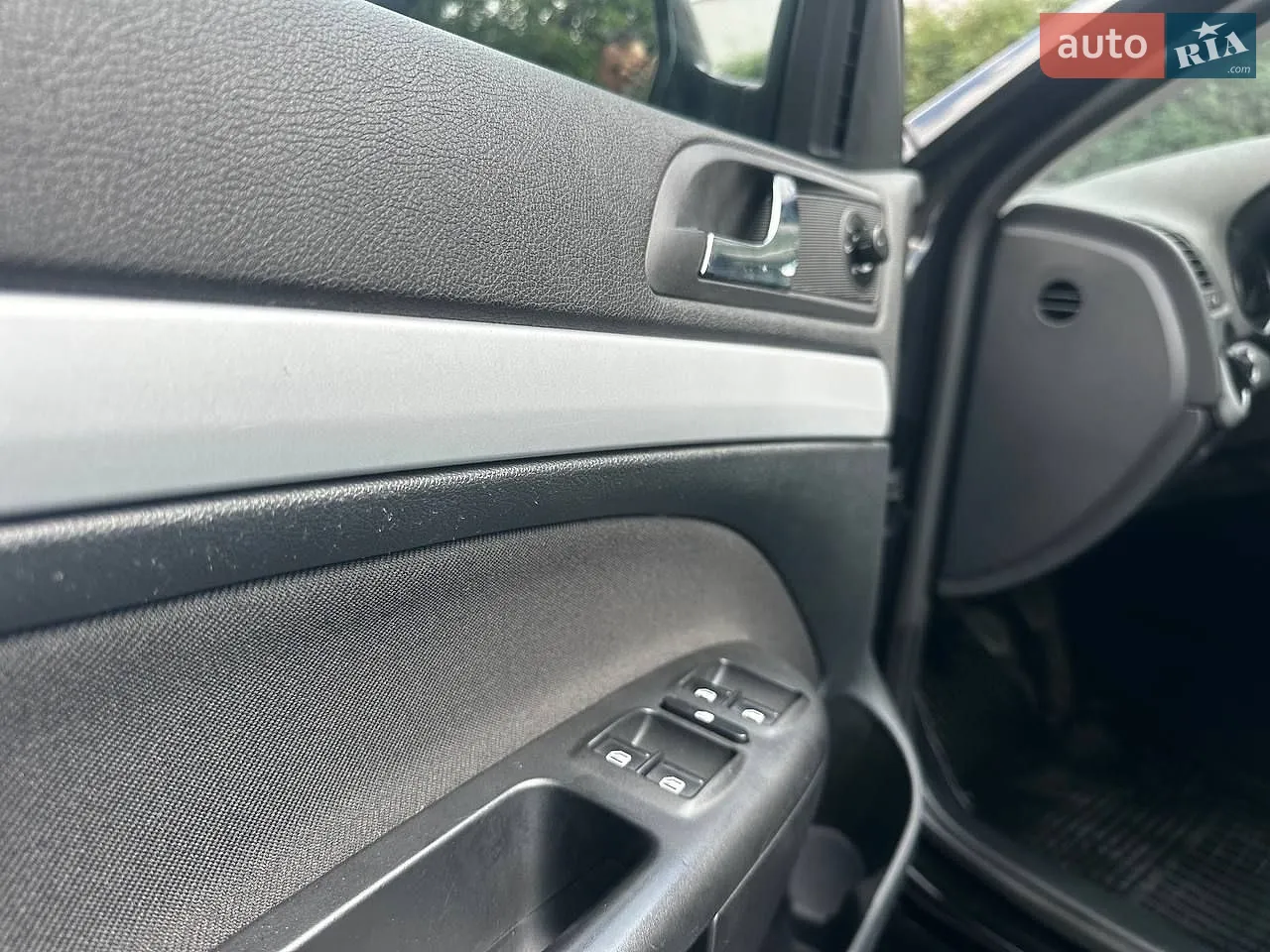 2010 Skoda Octavia - мініатюра 28